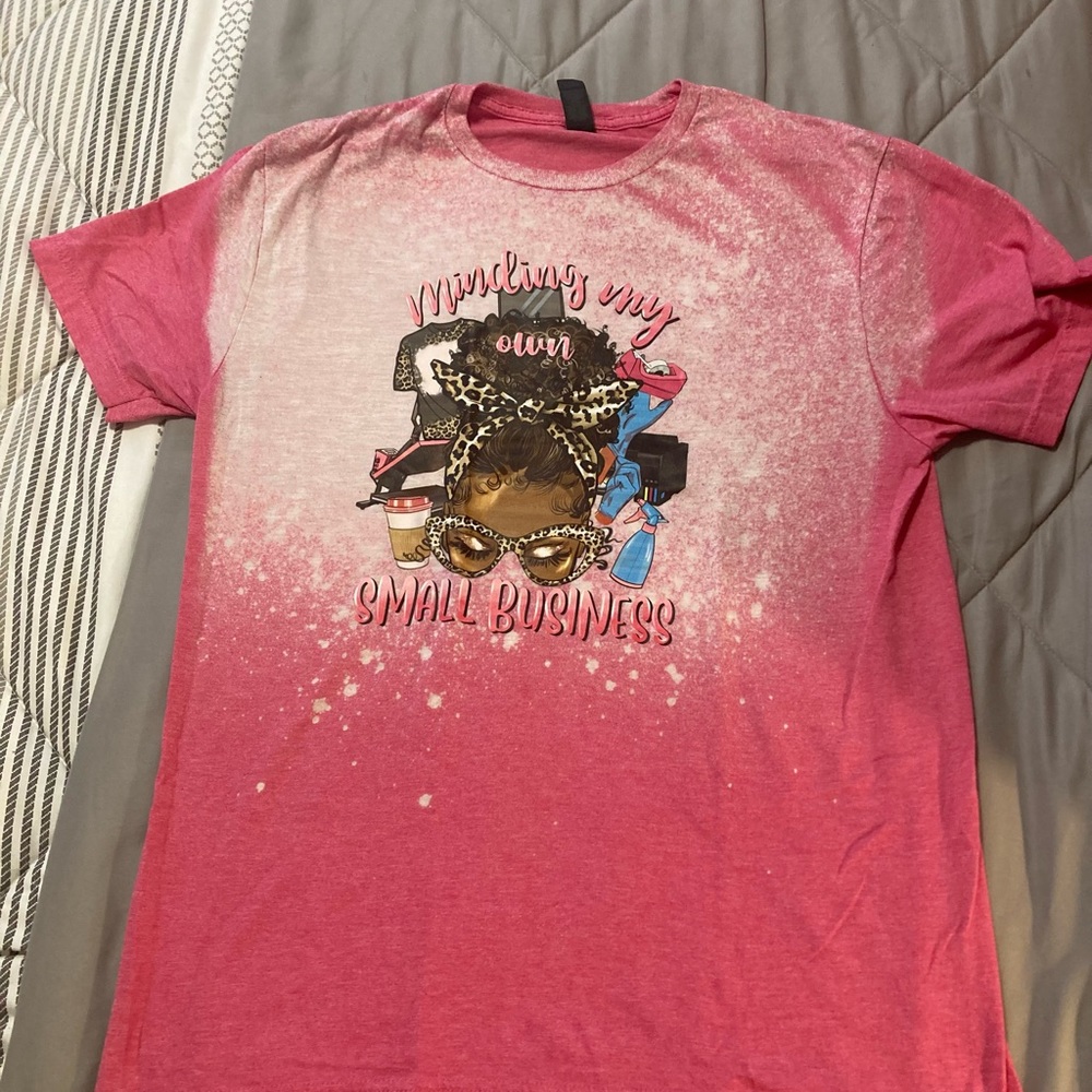 Vibrant Pink Short Sleeve Tee with Graphic Design